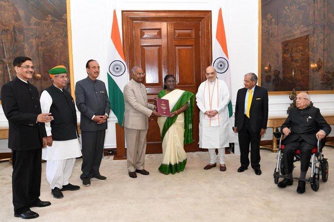 former President Ram Nath Kovind presented a comprehensive report on 'One Nation One Election (ONOE)' to President Droupadi Murmu