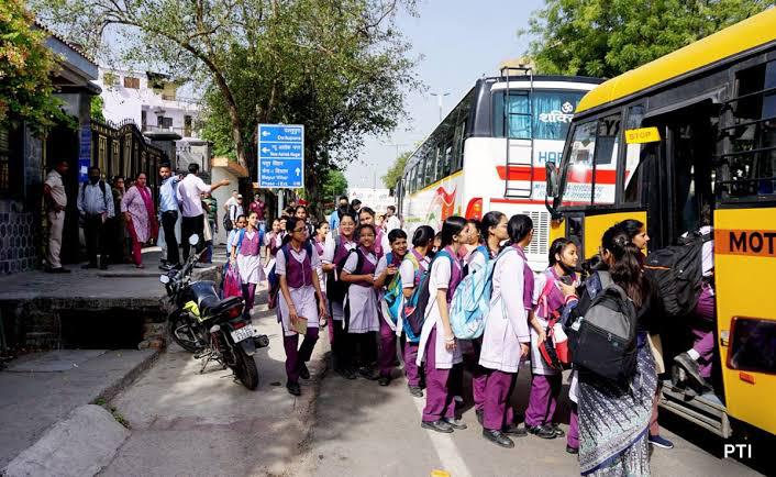 delhi schools bomb threat