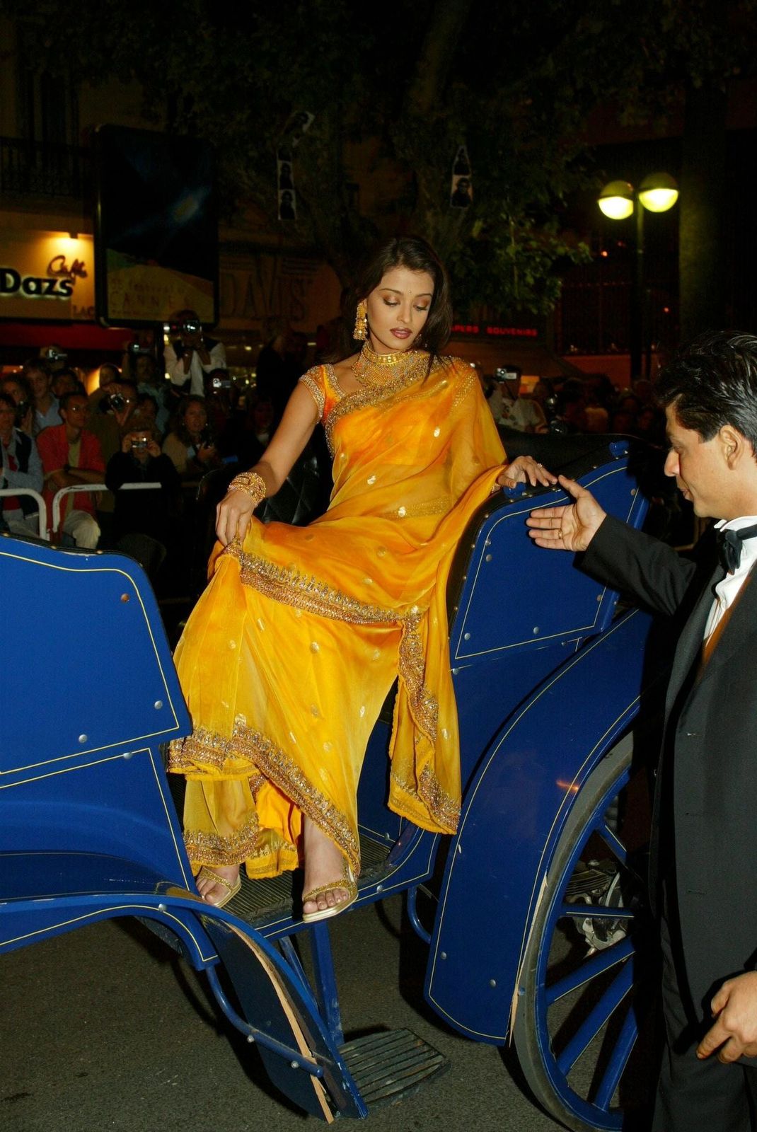 aishwariya in cannes