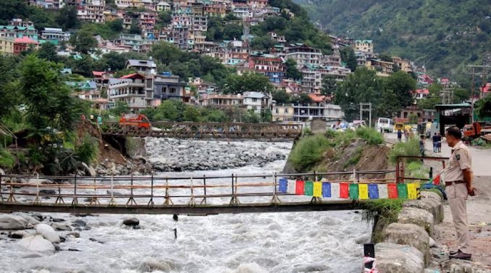 Photo Ganga breaches Danger mark in Haridwar,