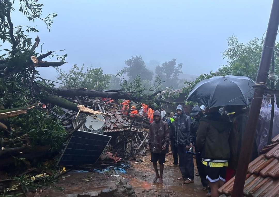 Photo Landslide in Raigad district