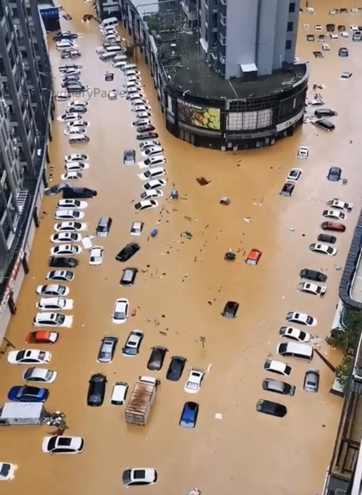 Photo Typhoon Doksuri triggers deadly torrential rain in China