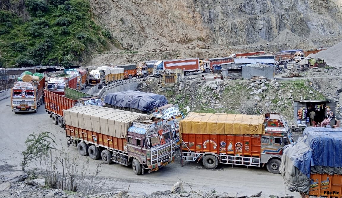 Photo  landslip in the Ramban area caused traffic disruptions