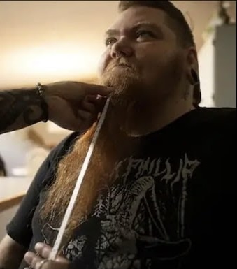 Photo American woman now holds the record for the longest female beard