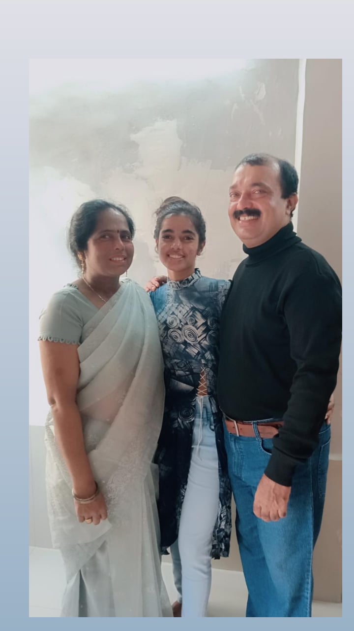 Saloni with her family