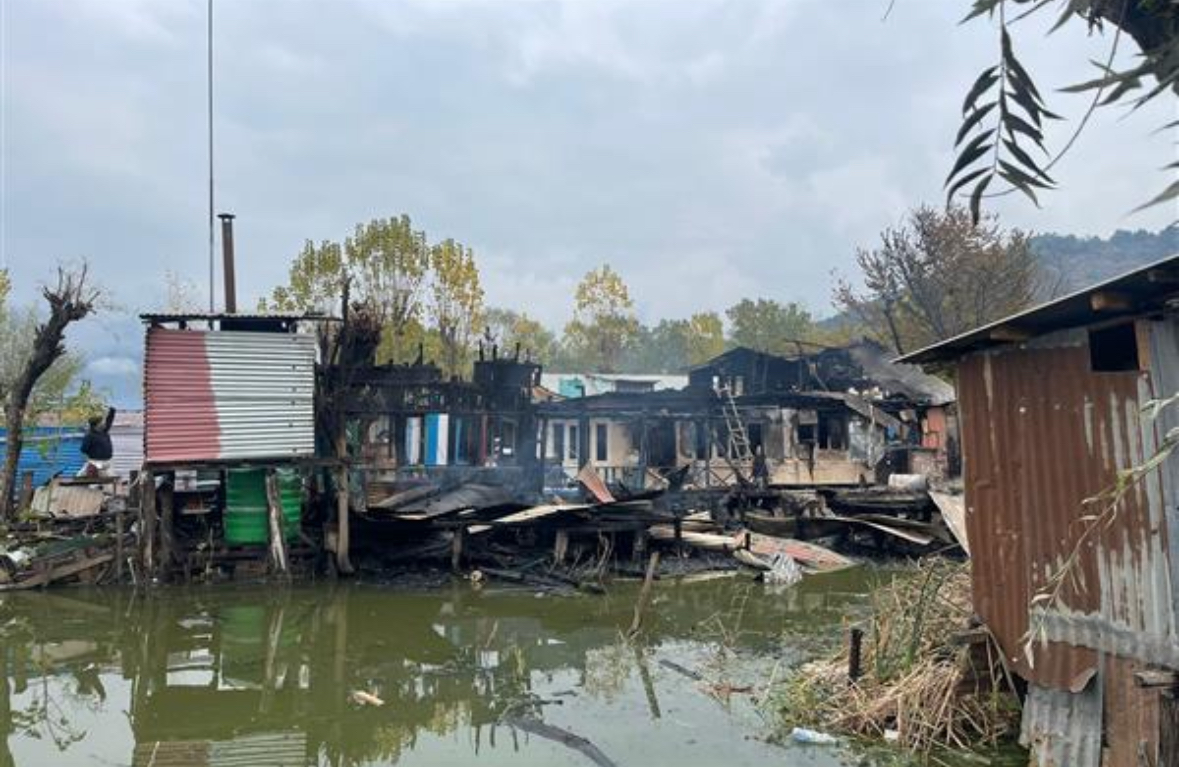 Massive Fire at Srinagar's Dal Lake Destroys Multiple Houseboats in India