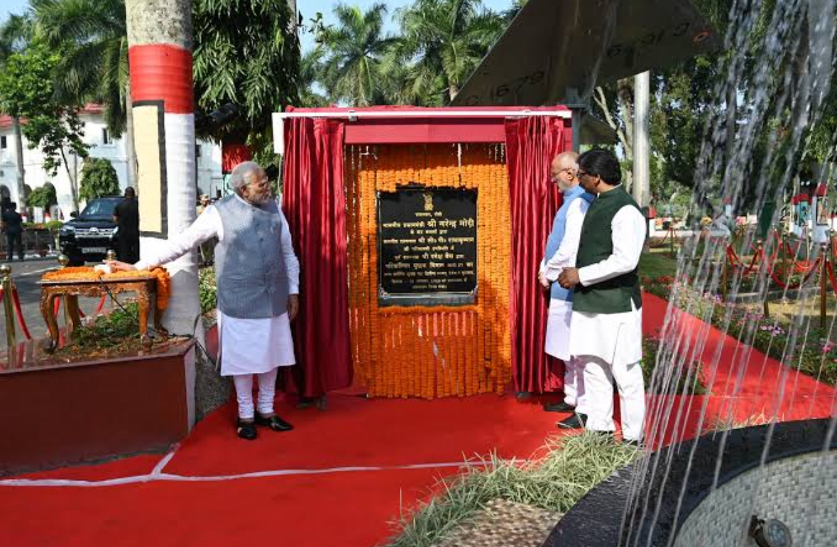 PM Modi Reveals Historic Fighter Jet from the 1971 War at Ranchi Raj Bhavan