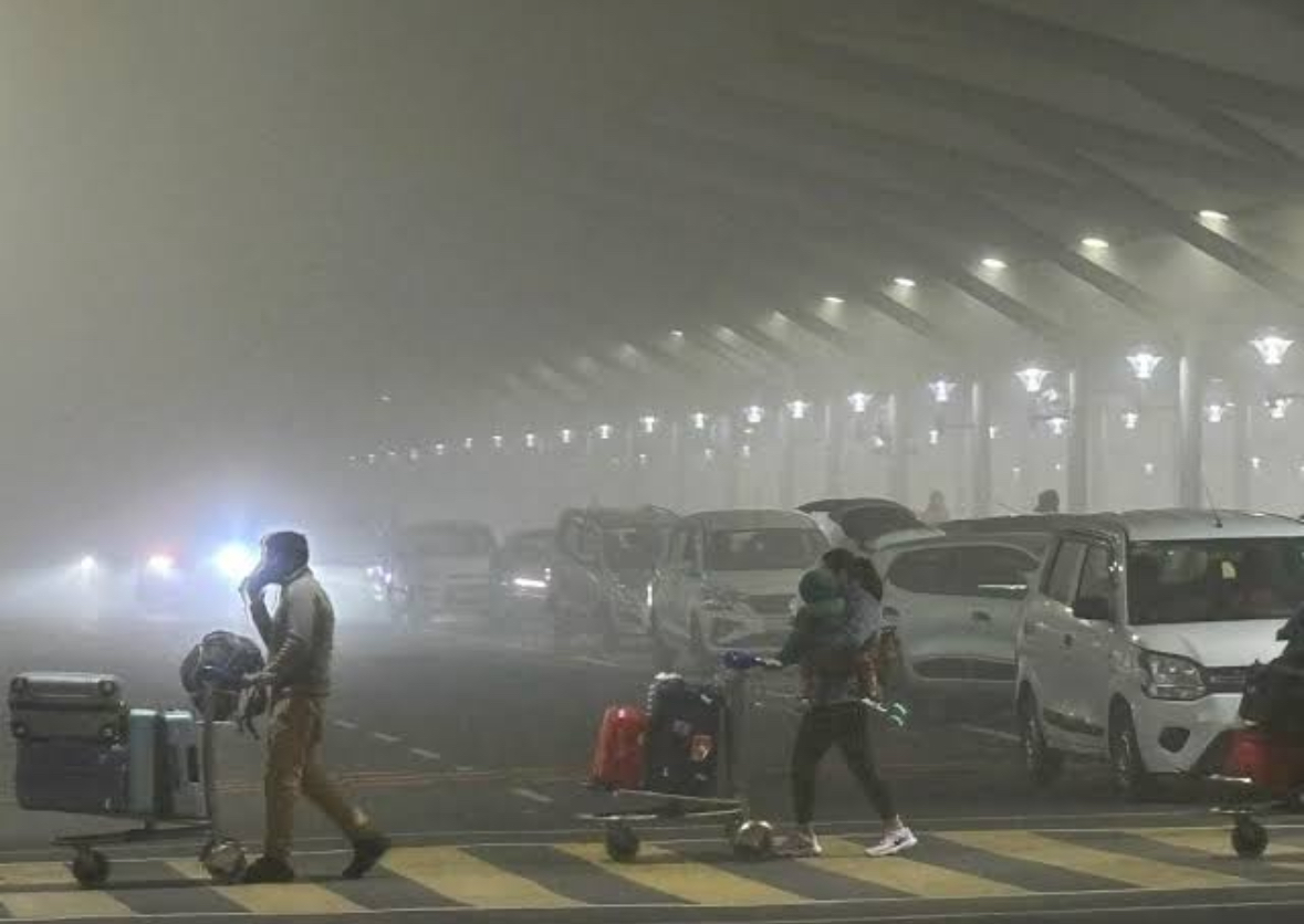 Delhi: Fog causes over 170 flights to be impacted and delays 20 trains