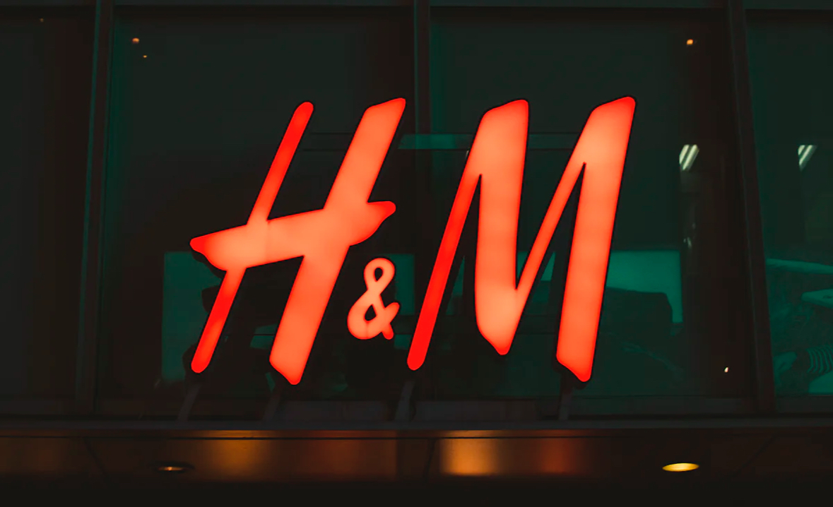 After allegations of kid sexualisations, H&M pulls a school uniform ad