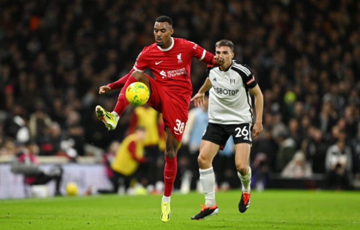 Liverpool defeat Fulham to face Chelsea in the English League Cup final at Wembley