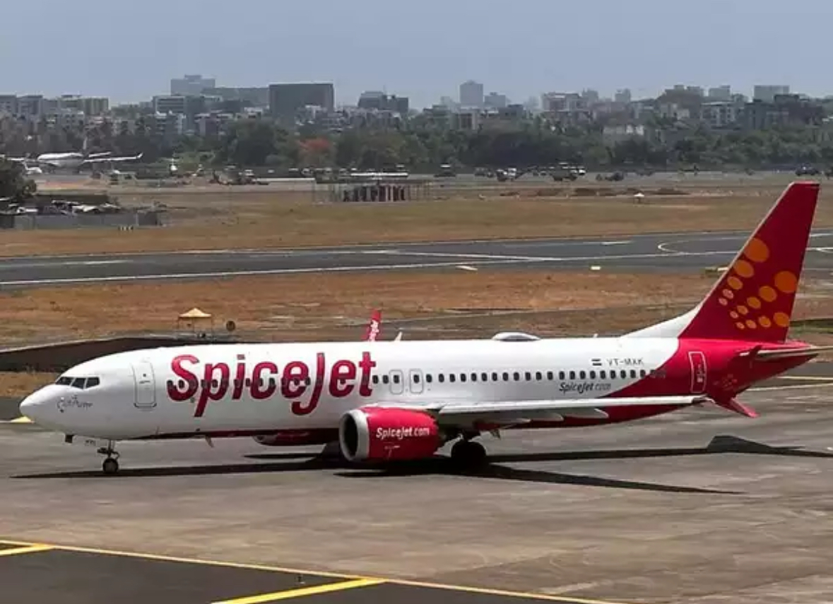 SpiceJet secures Rs 900 crore funding to enhance fleet and reduce costs