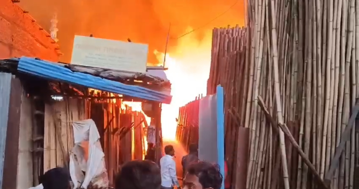 Mumbai: Bhayandar Slum Fire Kills 1, Dozens of Huts Gutted
