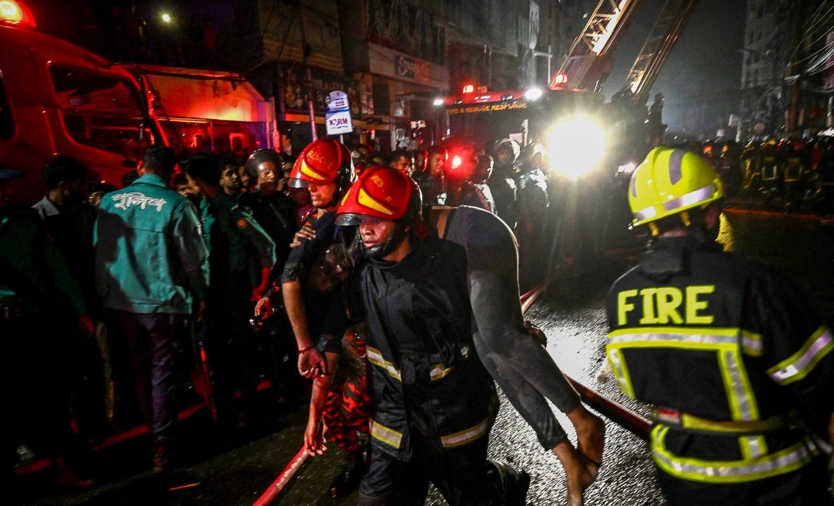 Fire at commercial complex in Dhaka kills 43, injures 22