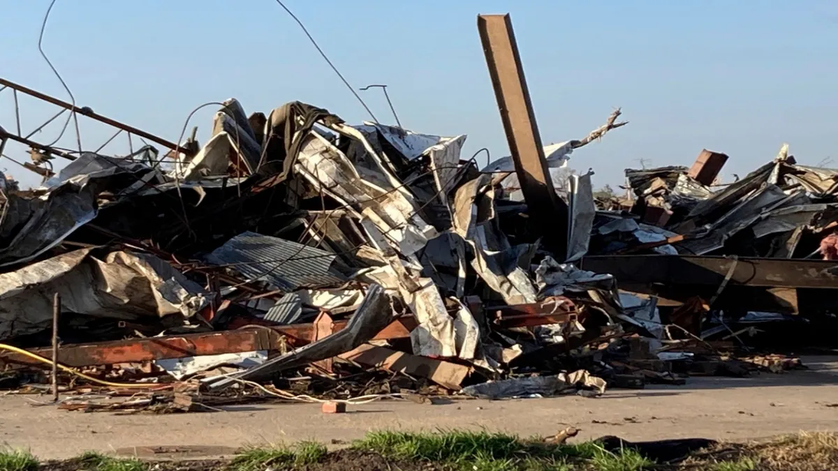 Mississippi faces deadly tornado