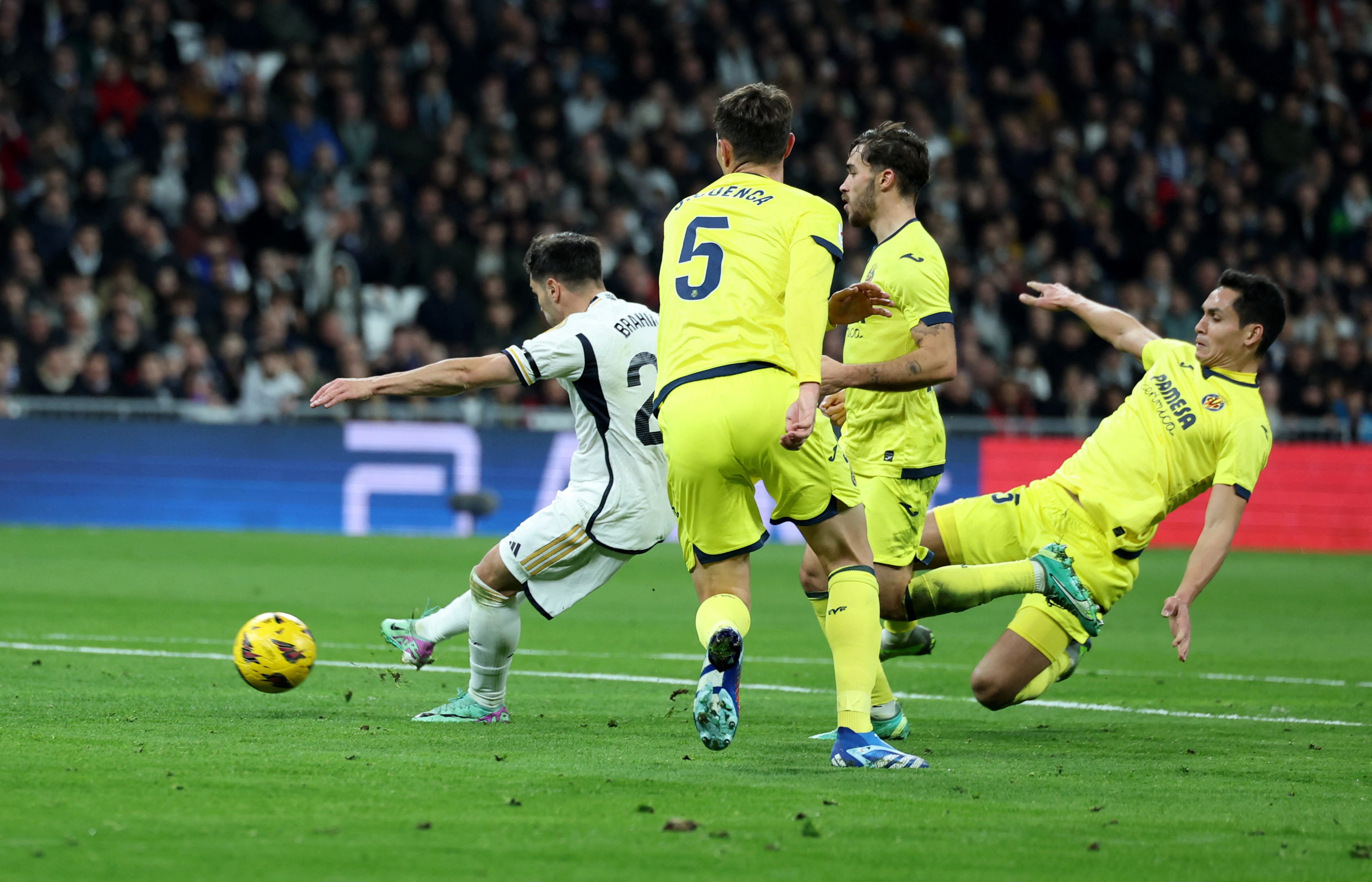 Real Madrid crush Villarreal 4-1, clinch La Liga Title & extend lead over Barcelona