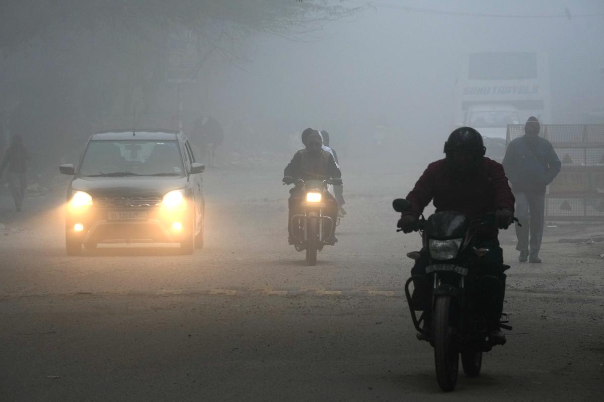 Delhi shivers as thick fog delays 39 trains amid zero visibility