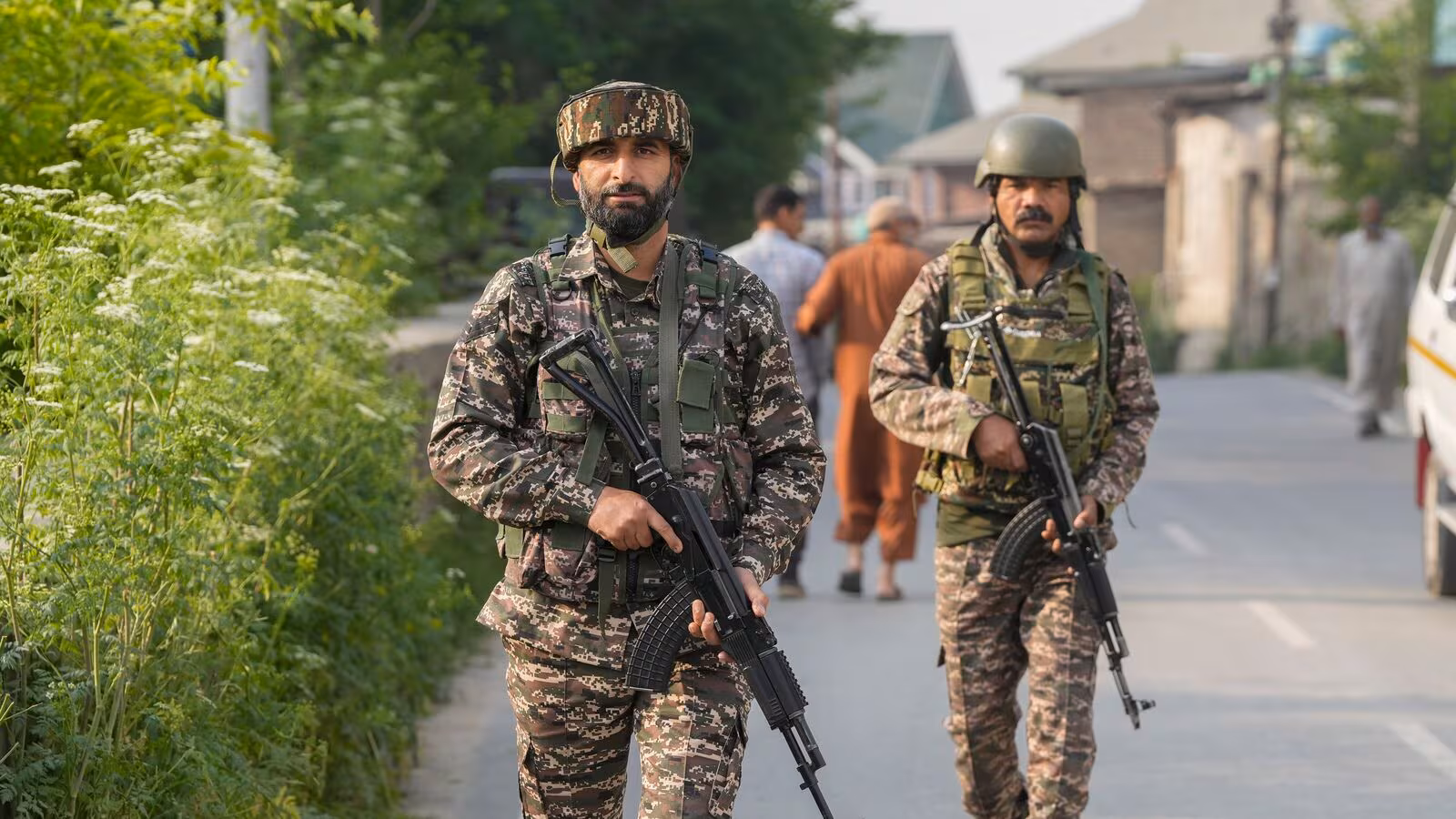 operation sindoor: shelling by pakistani troops in j&k's poonch, kupwara, baramulla, uri and akhnoor areas