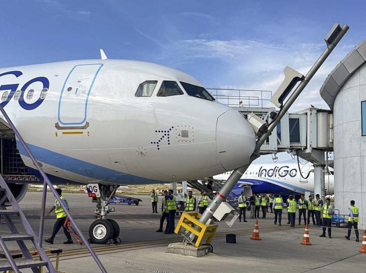 IndiGo Plane Hits Pole at Srinagar Airport