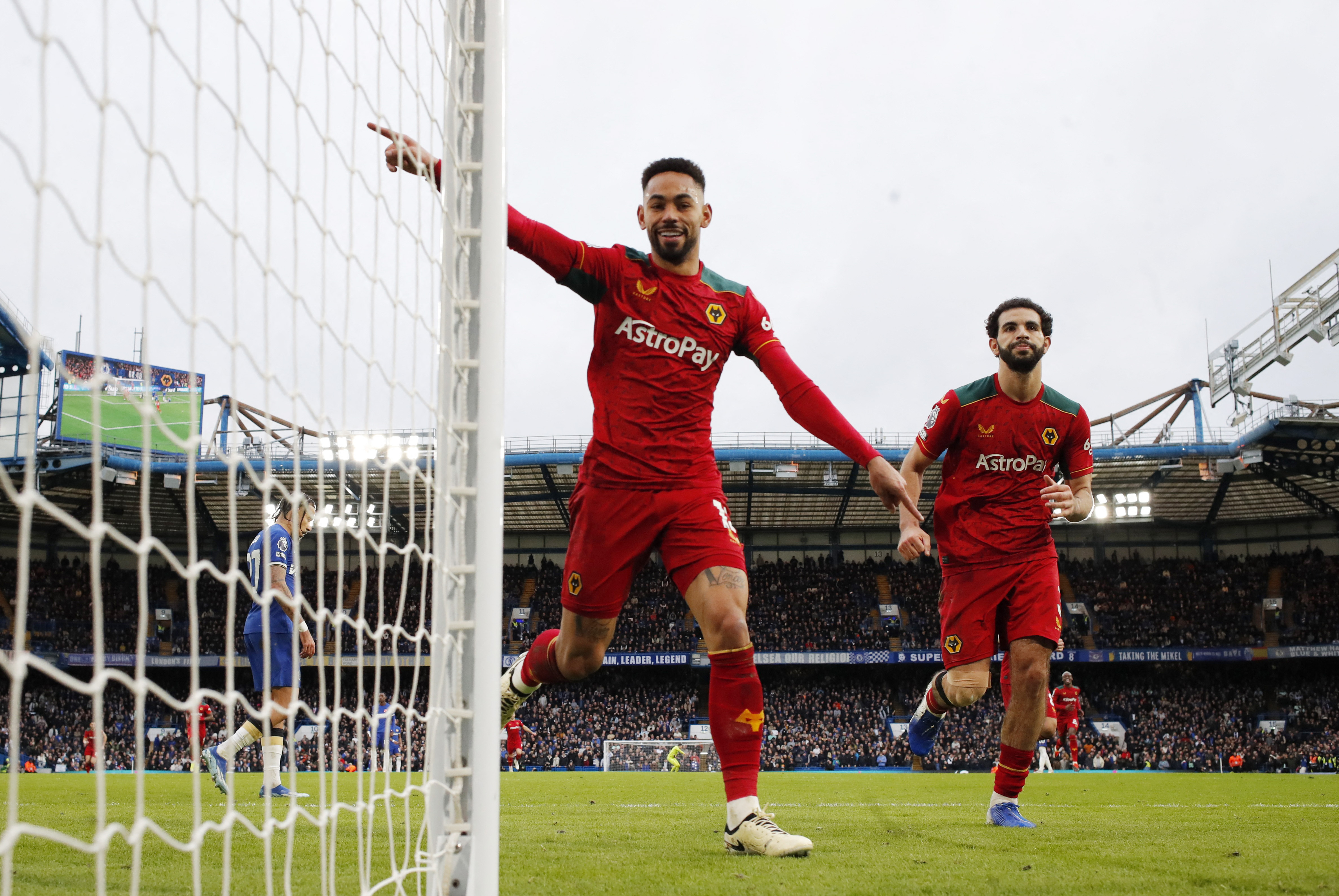 Wolves stun Chelsea 4-2 with Cunha hat-trick