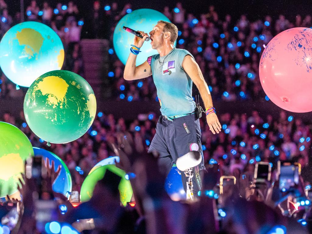 coldplay concert aesthetic