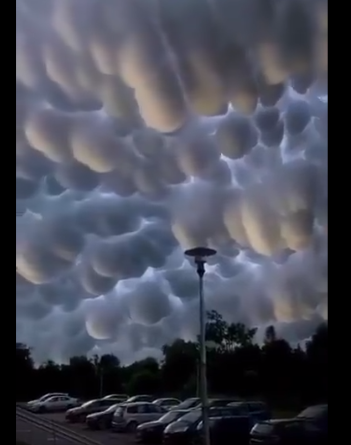 Photo:  Mammatus clouds