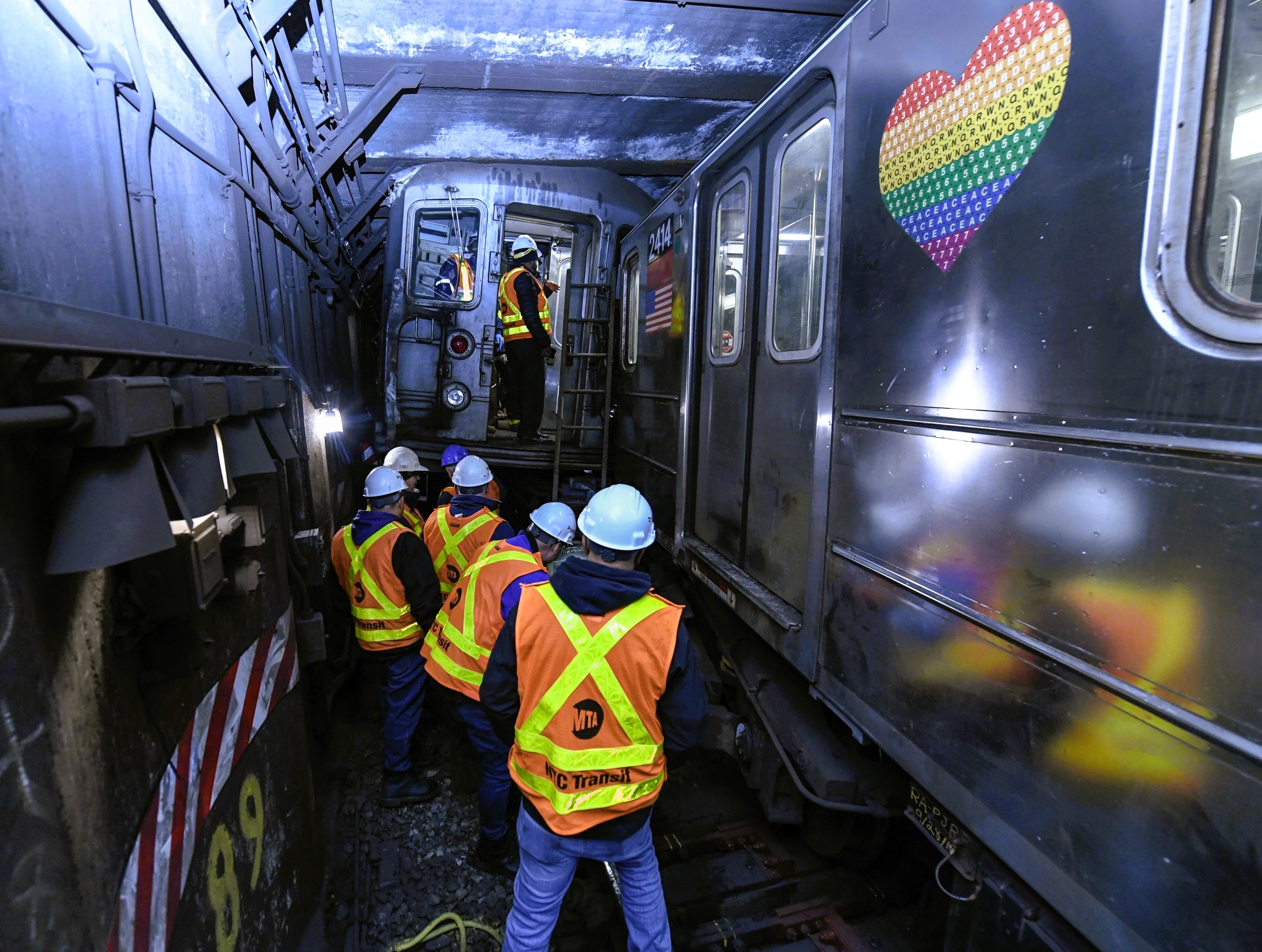 trains under NY