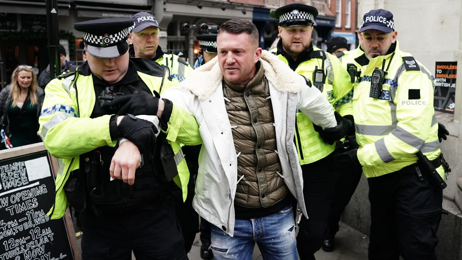 UK Civil War - Nazis take over UK Streets, irked on the radical right-wingers 