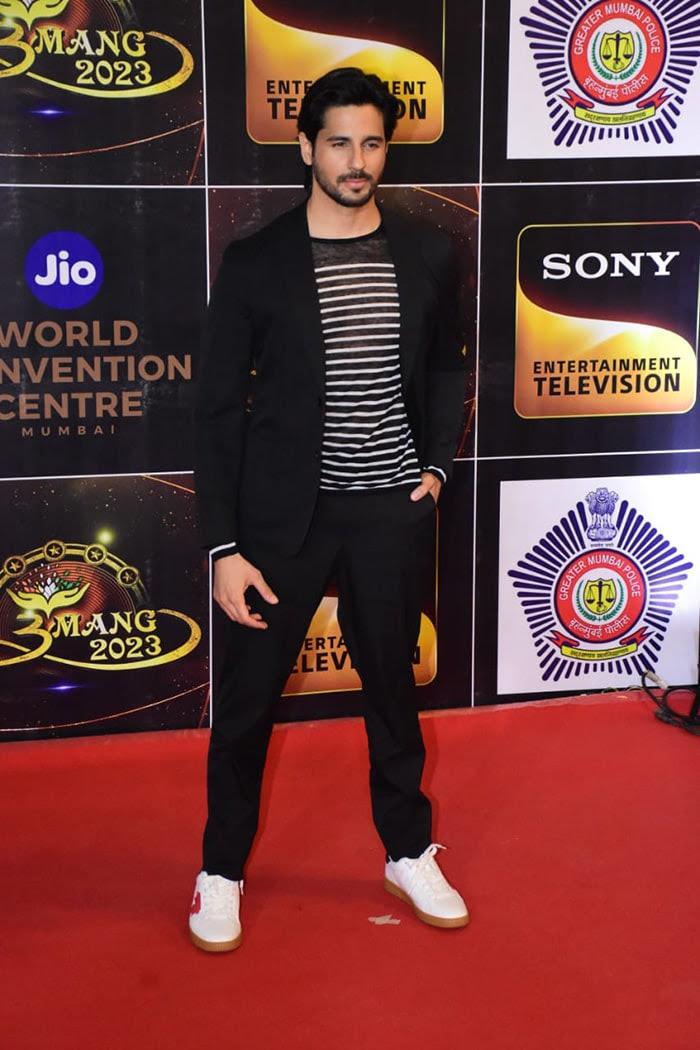 siddharth malhotra in umang 2023