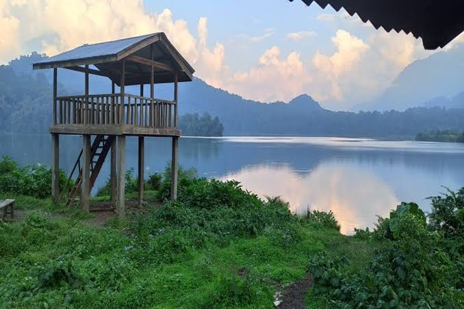 Glaw Lake