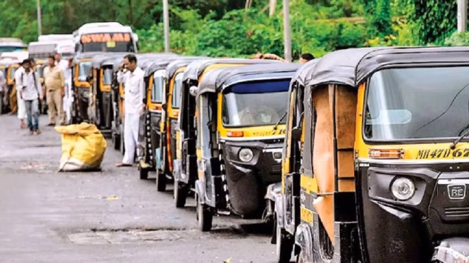 marathi mandatory for auto drivers