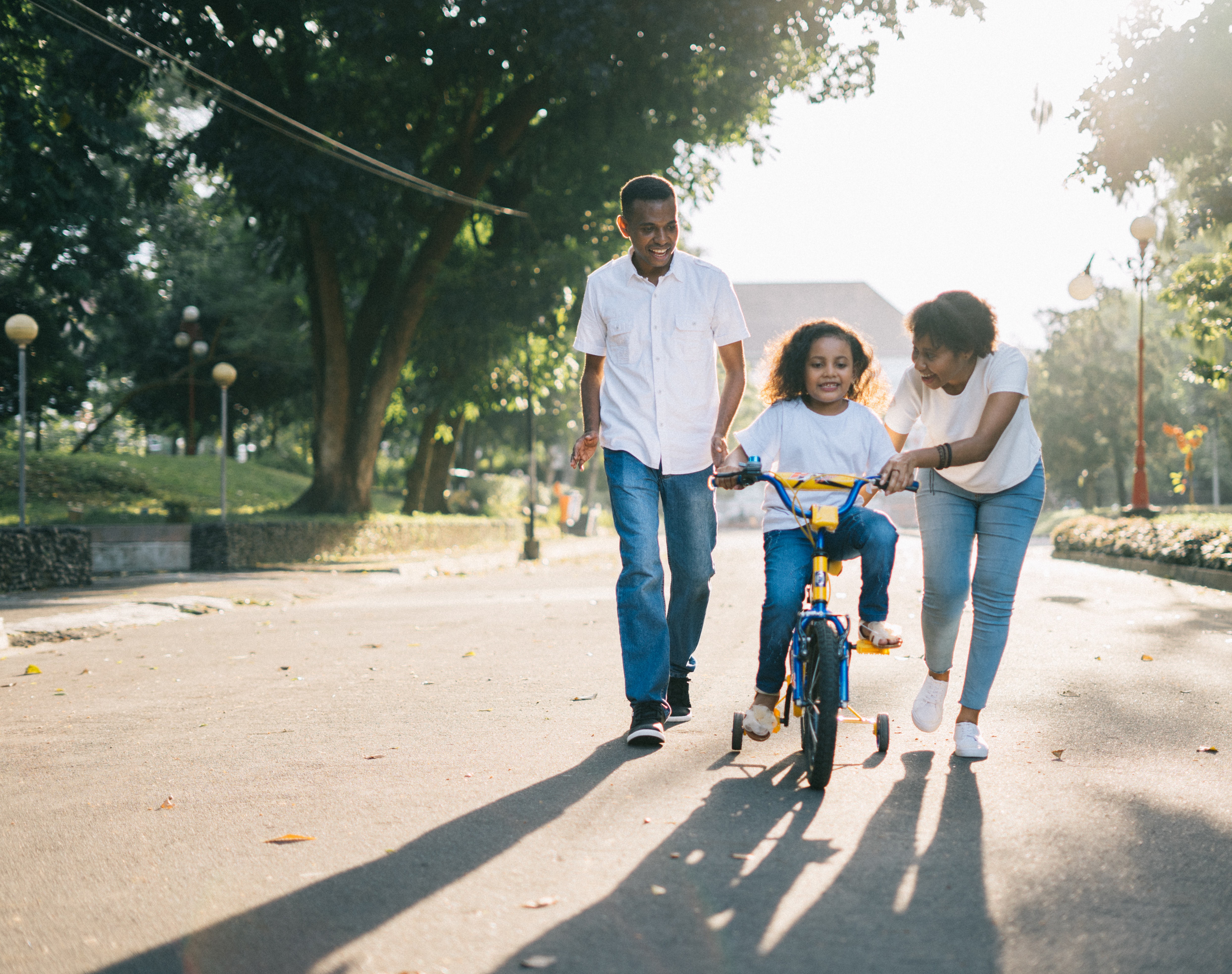 Photo: child with parents