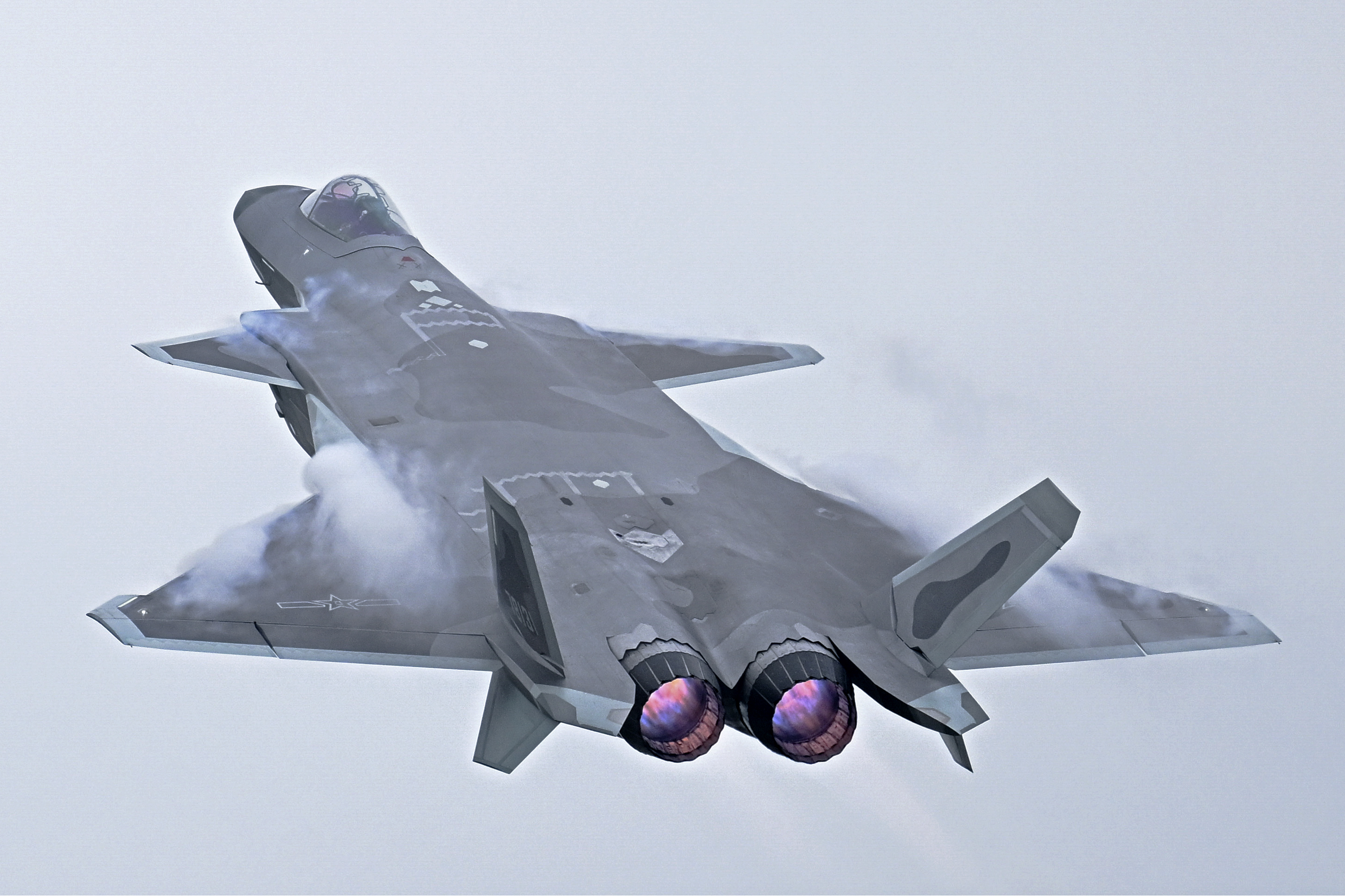 photo: china's J-20 stealth jets