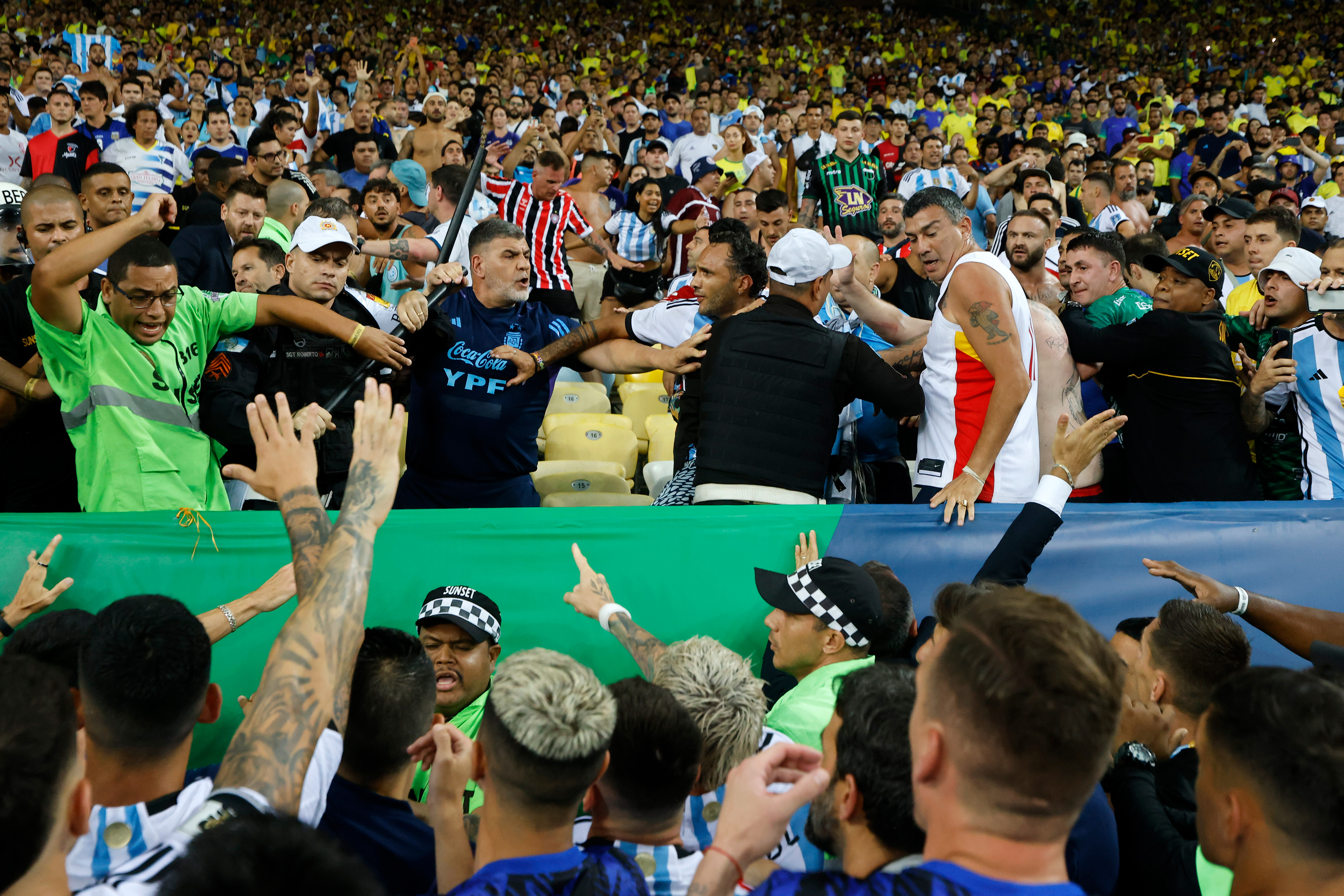 Photo: Argentina triumphs 1-0 over Brazil despite kickoff delay from fan-police clash