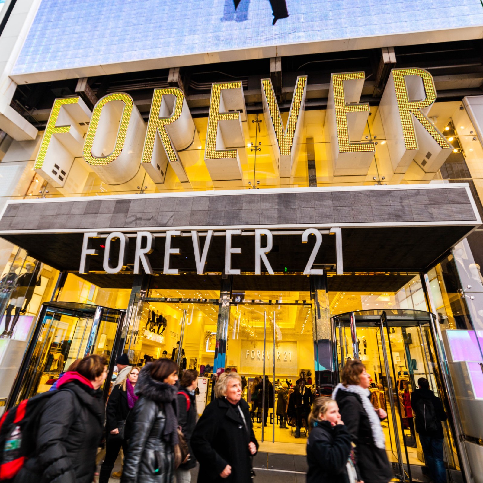 forever 21 files for bankruptcy, 2nd time in 6 years