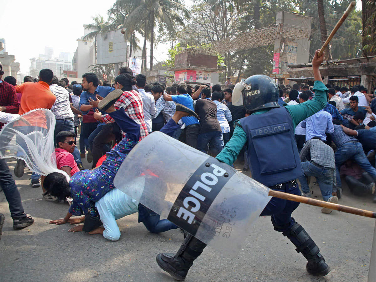 Bangladesh Civil War - Hundreds of peaceful student protestors shot dead as Sheikh Hasina fails a nation