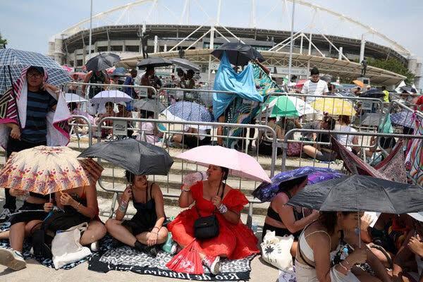 Fans complained about extreme heat due to fatal heat waves at the stadium in Rio that felt like being in the sauna